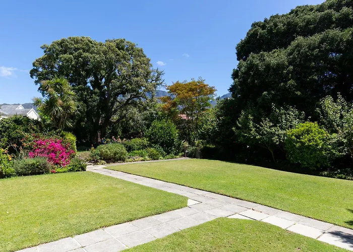 Salisbury Quiet Communal Garden